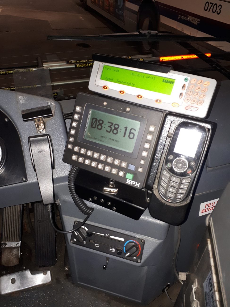 Nouvelle loi : téléphone cellulaire.